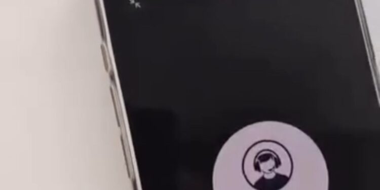 Казахстанке сообщили о «посылке» от умершего отца