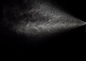 Астана автобустында оқыс жағдай болды: жасөспірімдер жүргізушінің бетіне газ шашып қашып кеткен