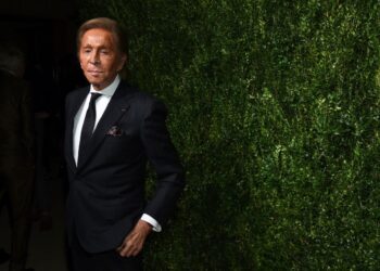 Valentino сән үйінің негізін қалаушы қайтыс болды