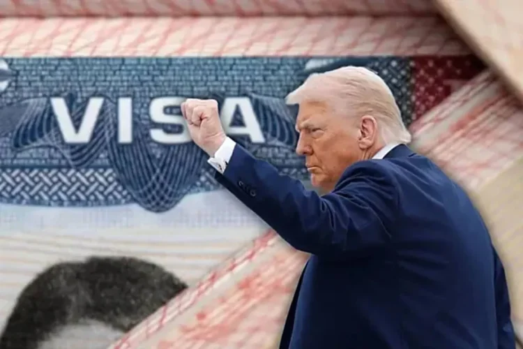 Казахстанцам могут временно ограничить въезд в США из-за решения администрации Трампа