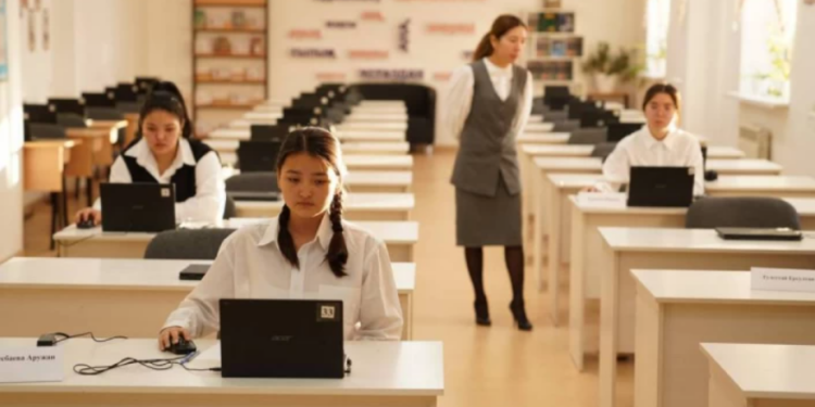 7 тысяч за балл: учительница в Актобе “зарабатывала“ на ЕНТ