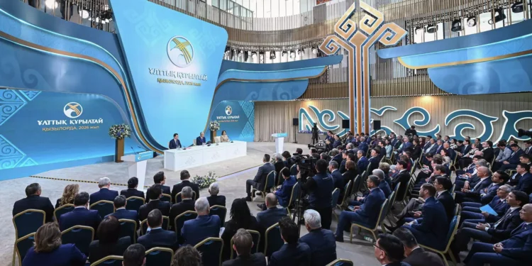 Токаев потребовал ускорить строительство ТЭЦ и электростанций по всей стране