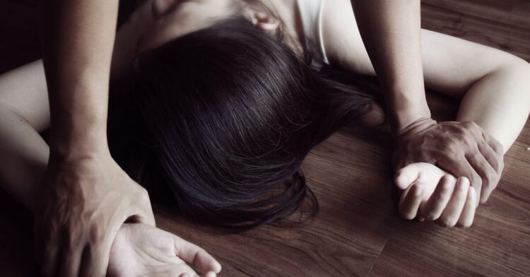 Түркістанда бойжеткенді интимдік қатынасқа мәжбүрлеу фактісі бойынша тергеу жүргізілуде