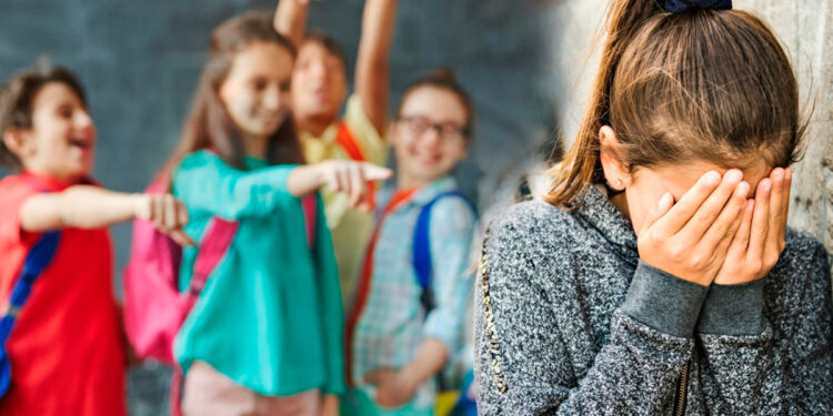 Орал қаласында мектеп оқушысы бесінші қабаттан секіріп кетті