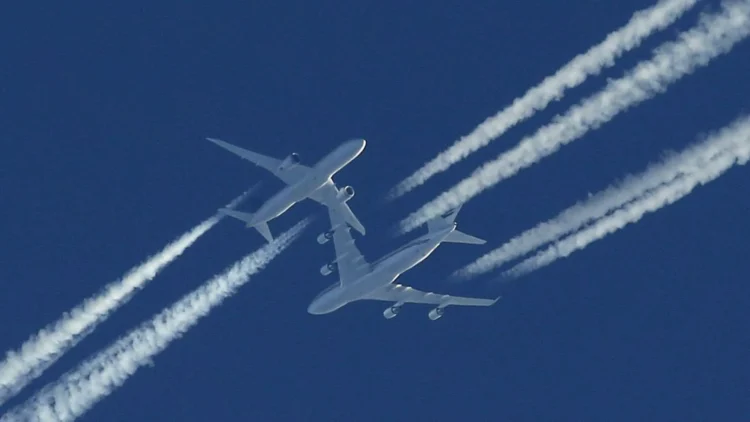 Опасное сближение самолётов в небе над Шымкентом: Airbus и Boeing едва не столкнулись