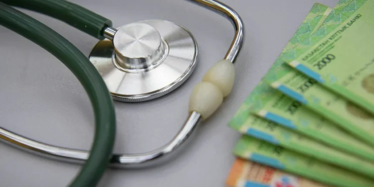 Токаев поддержал передачу Фонда медстрахования в Минфин