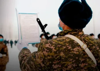 Токаев о гибели срочников в армии: жесткий контроль за дисциплиной и хулиганством