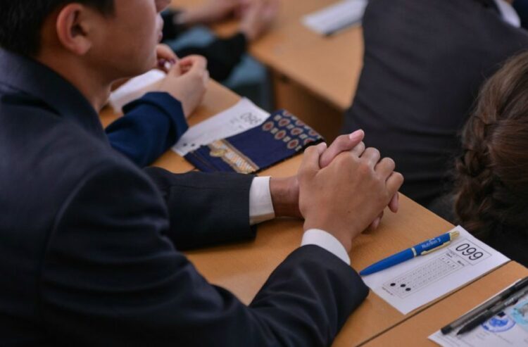 7 мың теңге әр балл: Ақтөбеде мұғалім ҰБТ-дан “табыс тапты”