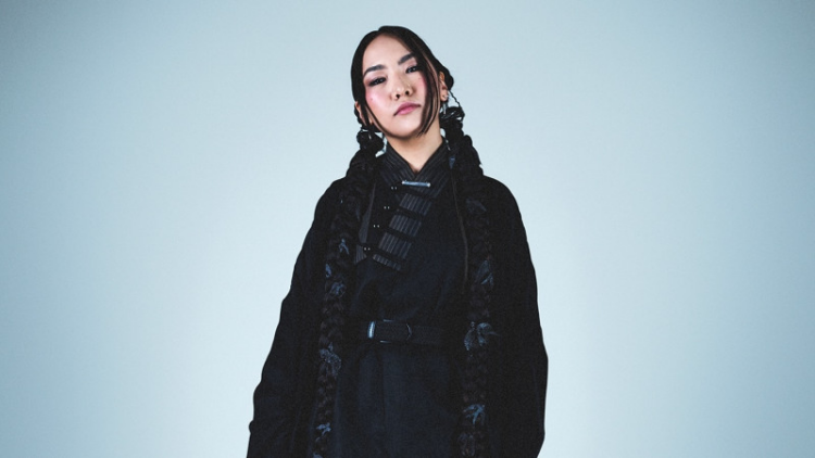 Billie Eilish пен Drake-пен бір сахнада: қазақстандық Yenlik Colors шоуына шығады