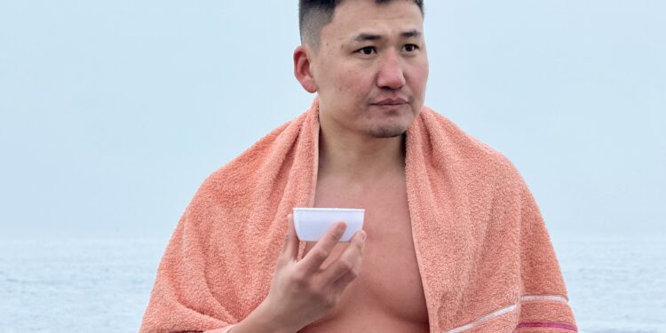 Аяз Қонаев: Қапшағай су қоймасына қыстыгүні шомылатындар саны көбеюде