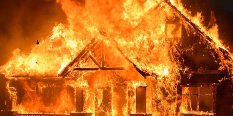 В СКО при пожаре погибла пятилетняя девочка