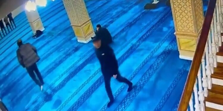 Алматыда мешіттерде ұрлық жасаған адам ұсталды