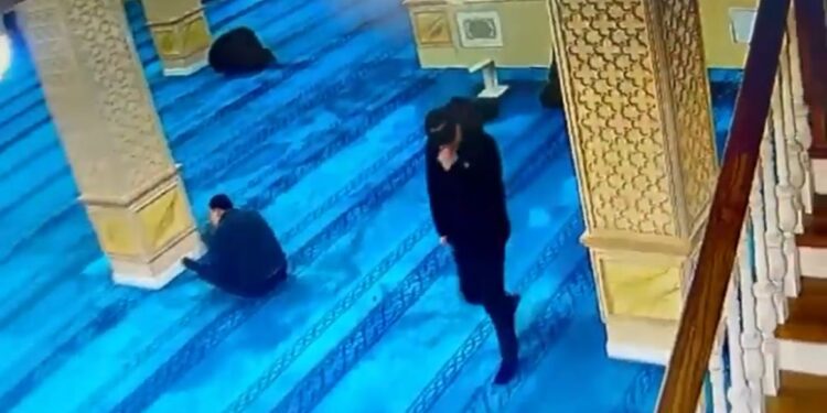 В Алматы задержан мужчина, совершавший кражи в мечетях