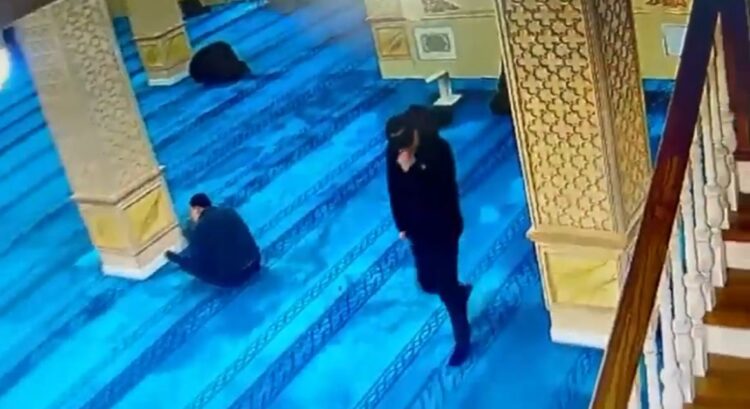 В Алматы задержан мужчина, совершавший кражи в мечетях
