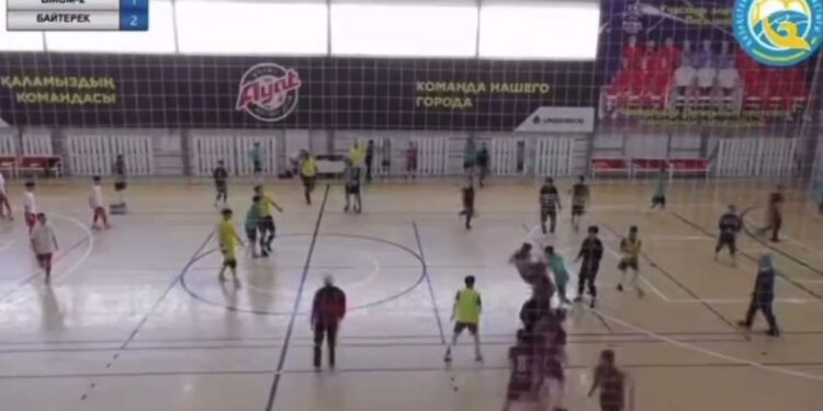 В Рудном юниоры устроили массовую драку после матча по футзалу