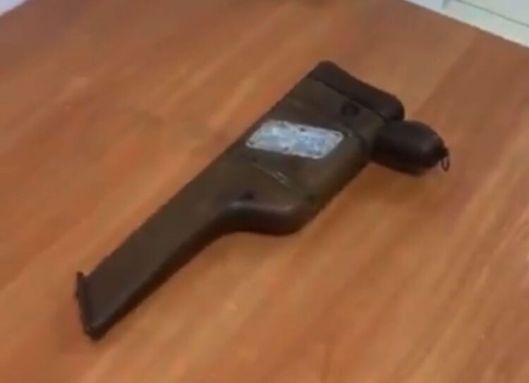 Житель Атырау пытался незаконно вывезти исторический маузер