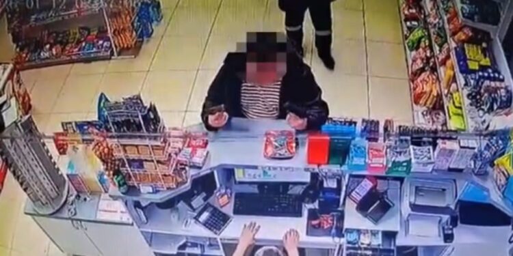 Өскемен тұрғыны темекіге «қарумен» барғысы келді