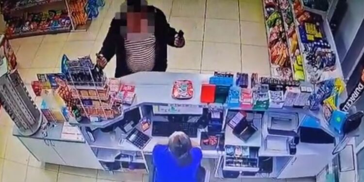 В Уральске 46-летний местный житель устроил «боевую сцену» прямо на заправке