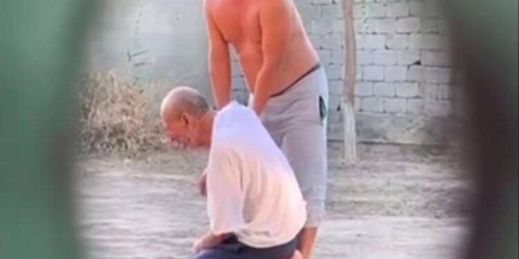 Для мужчины, до смерти избившего отца, запросили 6 лет тюрьмы