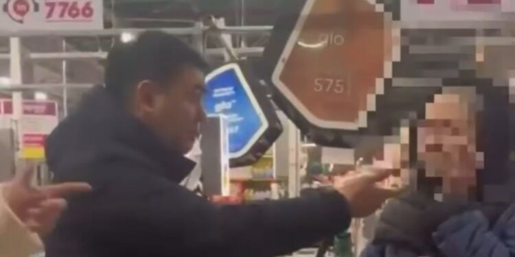 Жетісу облысында полицейлер зейнеткерді алаяқтан құтқарып қалды