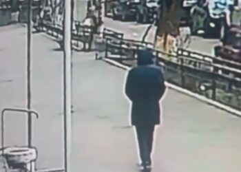 Алматыда әйелдің пәтеріне басып кіріп, 30 млн теңге ұрланды