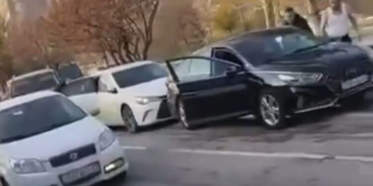 В Шымкенте после массовой драки и поножовщины погиб мужчина