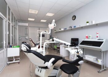 Зейнетақы жанжалы: елде жүзден аса стоматологиялық клиника жабылды