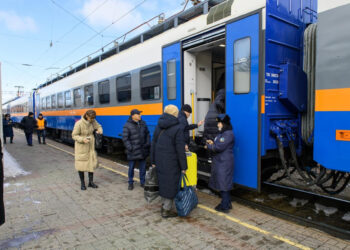 ҚТЖ мүмкіндігі шектеулі жолаушыларды сүйемелдеу қызметін іске қосты