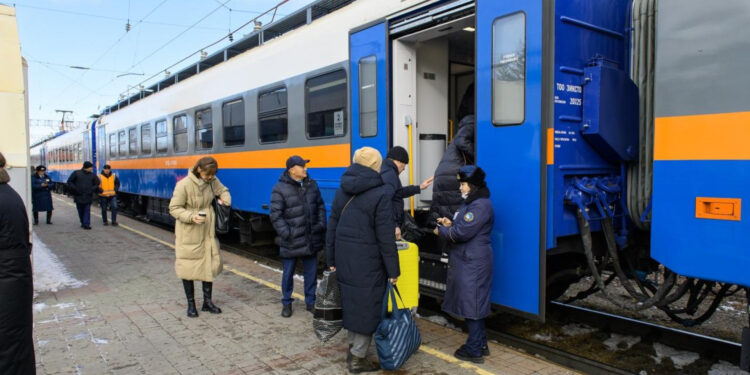 ҚТЖ мүмкіндігі шектеулі жолаушыларды сүйемелдеу қызметін іске қосты