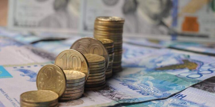 КГД ужесточает меры: счета начнут блокировать с долга в 20 МРП