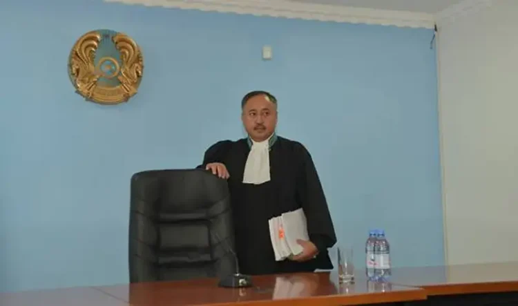 Челах ісін қараған сот төрағасы қызметін тоқтатты