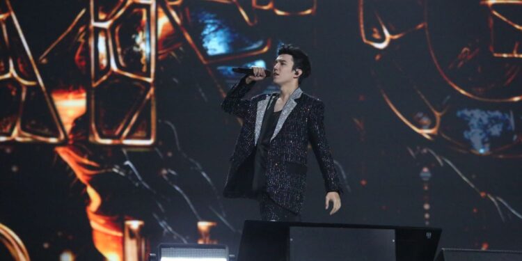 Проект «Voice Beyond Horizon» с Димашем Кудайбергеном показал рекордные рейтинги в Китае