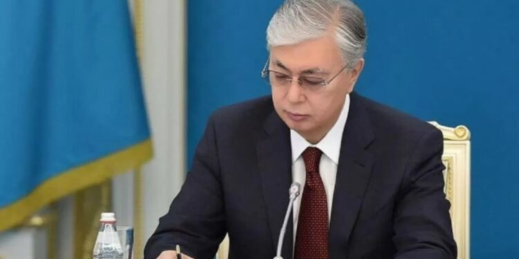 Президент 2026 жылғы референдум өткізу туралы Жарлыққа қол қойды
