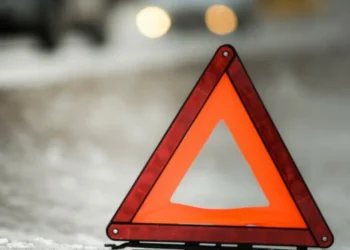 В Актюбинской области в столкновении КамАЗа и легкового авто погиб водитель