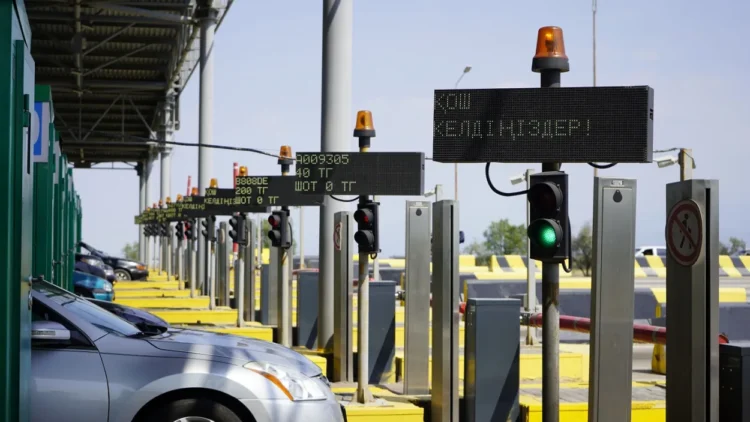 Жол ақауларына байланысты 14 республикалық трассада ақы тоқтатылды