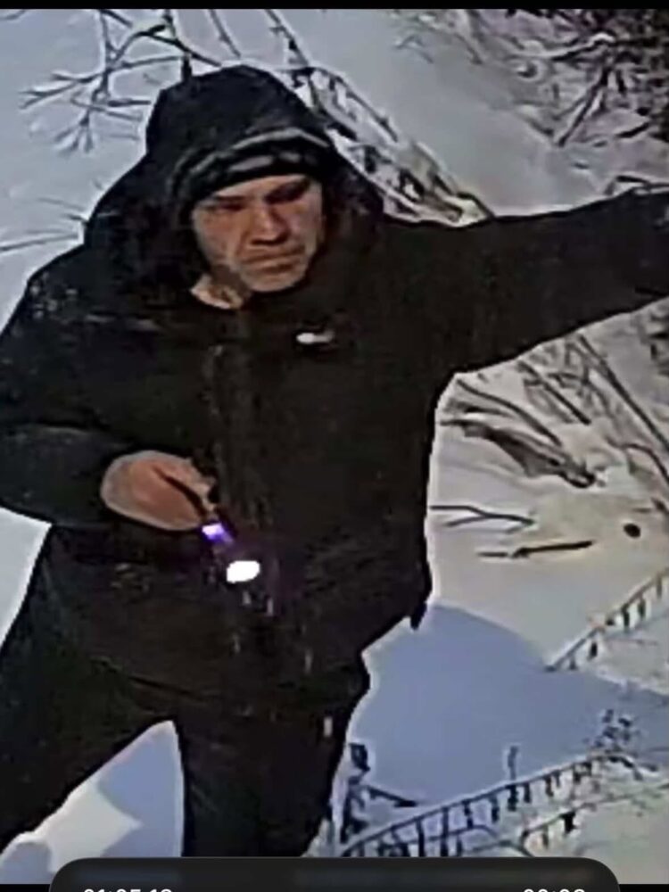 Тұрғындар қауіпсіздікке алаңдаулы: жеке үйлер маңында бейтаныс адамдар байқалды