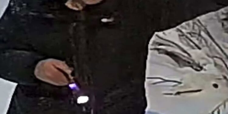 Тұрғындар қауіпсіздікке алаңдаулы: жеке үйлер маңында бейтаныс адамдар байқалды