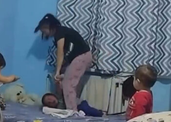 В Жетысу мать привязала сына к батарее и избила его: суд направил женщину на лечение