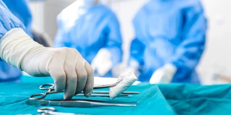 Казахстанские медики провели экстренные операции школьнику, пострадавшему в Таиланде