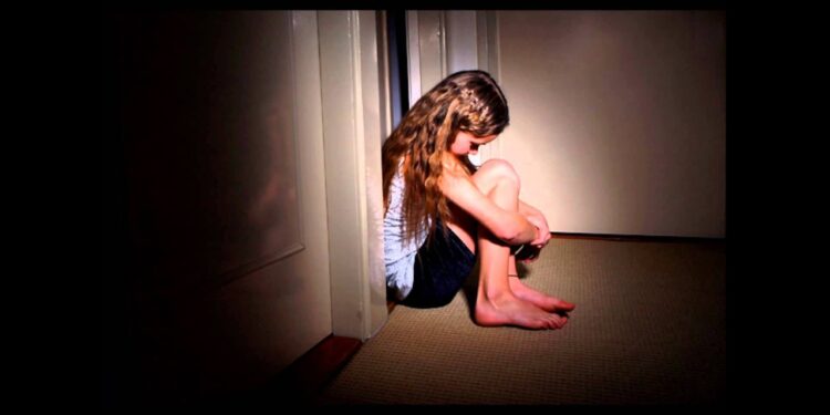 Алматыда кәмелетке толмағанға қатысты зорлық ісі сотта қаралуда