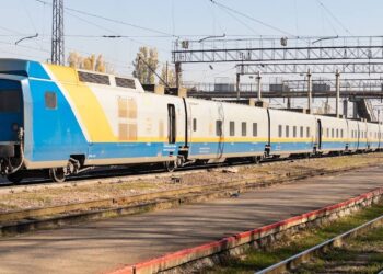 КТЖ запустил услугу помощи пассажирам с инвалидностью на вокзалах