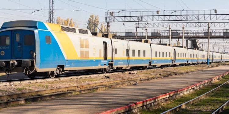 КТЖ запустил услугу помощи пассажирам с инвалидностью на вокзалах