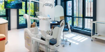 В Казахстане приостановили работу свыше ста стоматологических клиник