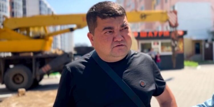 Блогера в Уральске осудили на три года за вымогательство и мошенничество