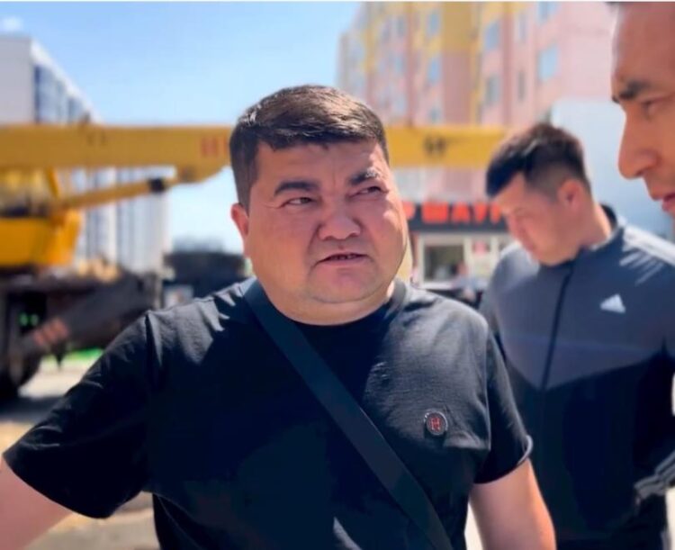 Оралда блогер бопсалау мен алаяқтық үшін үш жылға сотталды