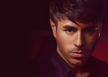 Новые правила массовых мероприятий: в Мажилисе рассказали, кто будет охранять концерт Иглесиаса