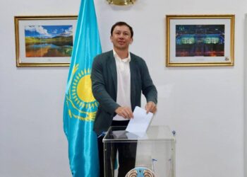 Жаңа Конституция үшін таңдау: Қазақстанда республикалық референдум басталды