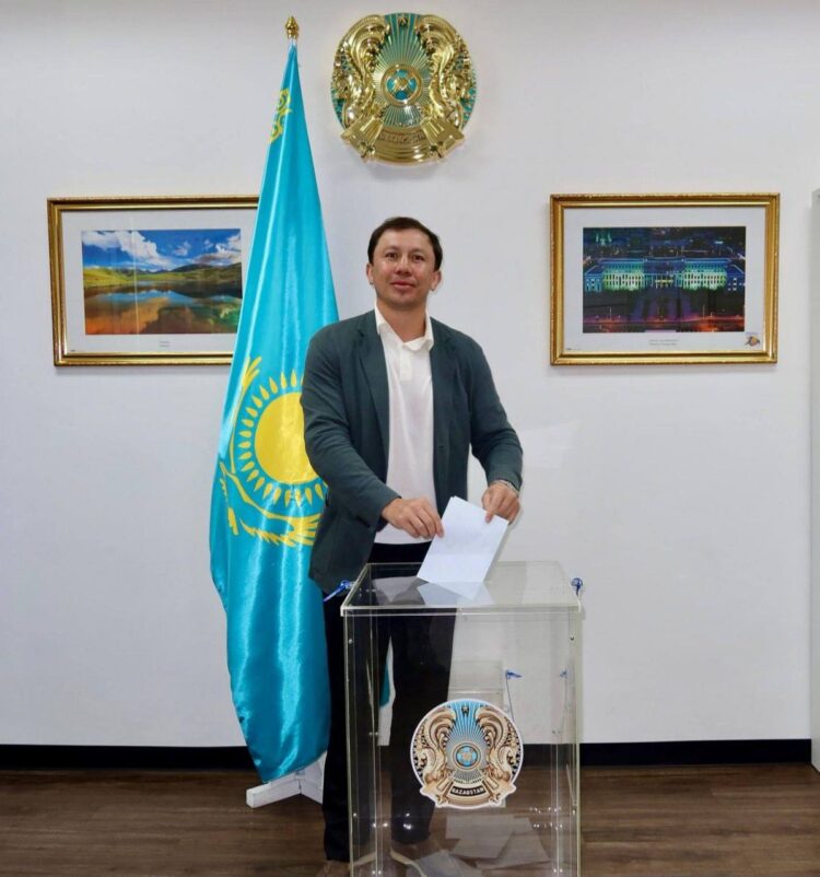 Жаңа Конституция үшін таңдау: Қазақстанда республикалық референдум басталды