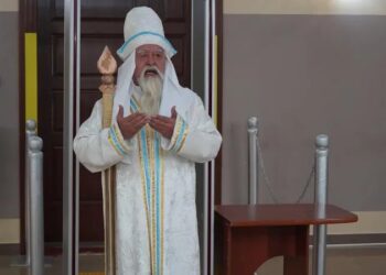 Бүркіт, тазы және Қыдыр ата: Қазақстан өңірлеріндегі референдумның қызықтары