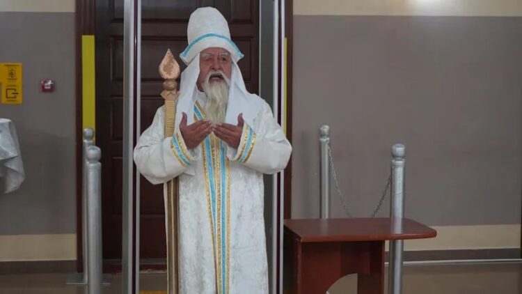 Бүркіт, тазы және Қыдыр ата: Қазақстан өңірлеріндегі референдумның қызықтары